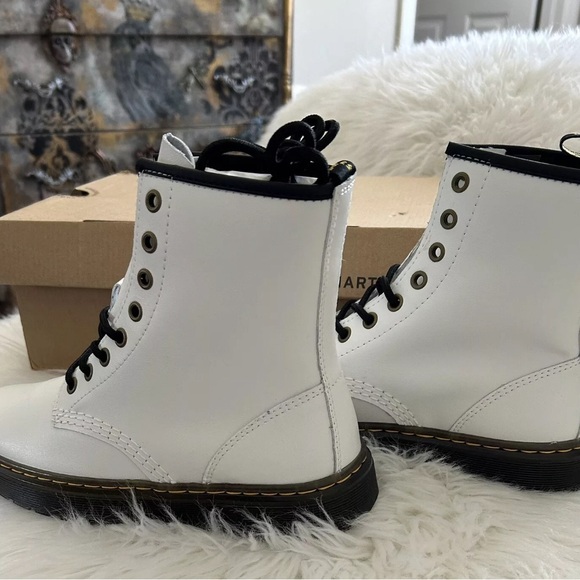 DR. MARTENS “Zavala” White Combat Style Boots, BRAND NEW! Size M7/L8 - Picture 3 of 6